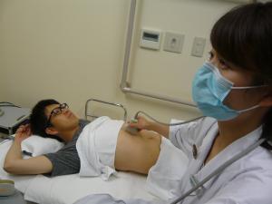 腹部超音波検査の様子の画像